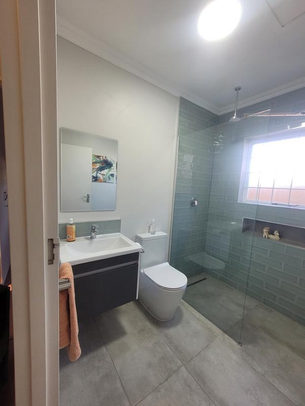 To Let 3 Bedroom Property for Rent in Lakeside Western Cape